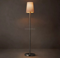 Lampe de table minimaliste à tige fine en laiton massif avec abat-jour en tissu beige pour entrée, console, chambre à coucher, table de chevet