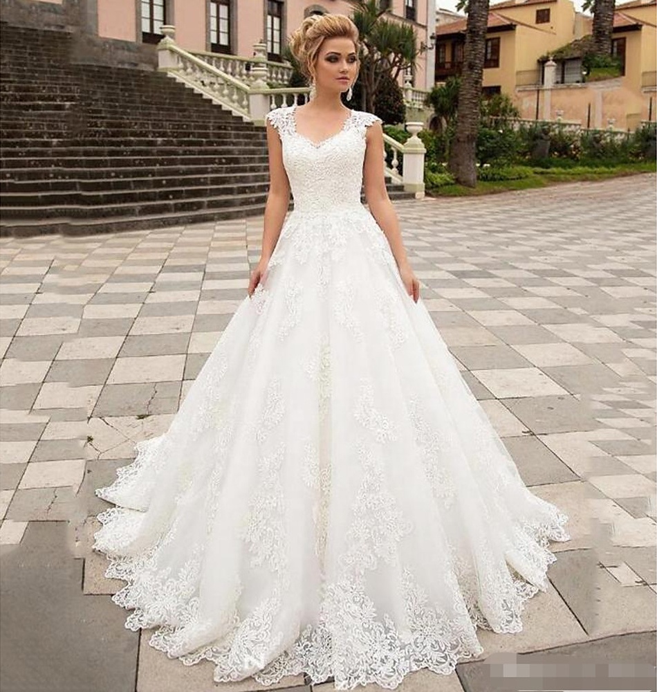 Hot Sale A-Line Cut Out Wedding Dresses Lace Appliqued Beading Bridal Gowns