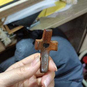 PAFU宗教的なイースターの父の日最初の聖体拝領の贈り物は私の心を交差させます木製ポケット祈り手持ちクロス - Product Image 2