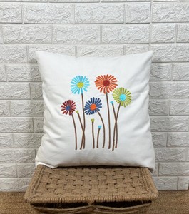 Housse de coussin brodée à motifs floraux, taie d'oreiller carrée, couvre-canapé décoratif pour la maison et l'hôtel - Product Image 1