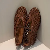 Mocassins plats pour femmes, style estival uni, à bout tressé en maille ajourée, à enfiler, décontractés, pour la plage, type sandales