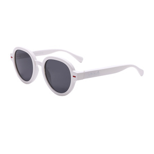<span class=keywords><strong>Gafas</strong></span> de Sol Polarizadas con Marco de TPE Suave <span class=keywords><strong>para</strong></span> Bebés de <span class=keywords><strong>6</strong></span> a 36 <span class=keywords><strong>Meses</strong></span>, Ligeras, Resistentes a Impactos, Seguras y Cómodas <span class=keywords><strong>para</strong></span> Uso en Exteriores - Product Image 3