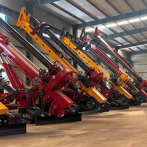 Foreuse rotative hydraulique rouge avec cabine jaune et base sur chenilles pour le forage de puits d'eau - Product Image 3
