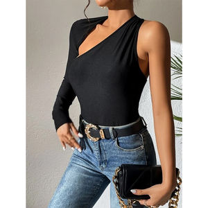 Novità 2024: T-shirt Sexy <span class=keywords><strong>Nera</strong></span> <span class=keywords><strong>Monospalla</strong></span> per Donne, Design Personalizzato con Ritagli, Top Femminili Sexy - Product Image 5