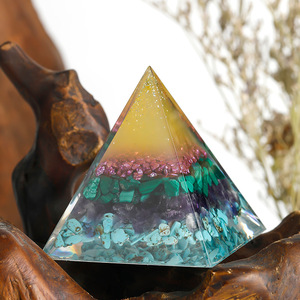 Pour <span class=keywords><strong>Amazon</strong></span> Offre Spéciale maison artisanat boule <span class=keywords><strong>de</strong></span> cristal ornements pour décoration <span class=keywords><strong>de</strong></span> bureau gravier résine pyramide - Product Image 4