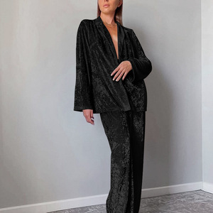 2022 Lente Valentijnsdag Nieuwe Designer Gouden Diamant Fluwelen Pyjama <span class=keywords><strong>Sets</strong></span> voor Vrouwen Familie Sexy Pyjama Tweedelige Nachtkleding Lounge Wear - Product Image 5
