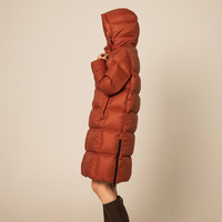 Fournisseur d'usine Coupe ample Veste d'hiver chaude en duvet pour femmes Longueur au genou Veste froide en duvet Amincissant et épaississant