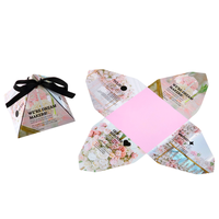 Großhandel Papierdruck Logo Individuelle Kleine Hochzeitsgeschenk-Pyramiden-Papiergeschenkbox mit Schleifenband