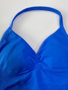 Set Sportivo Donna Personalizzato Senza Cuciture per Palestra e <span class=keywords><strong>Fitness</strong></span>: Top Yoga Halter con Scollo a V e Shorts a Vita Alta Modellanti per Corsa e Yoga all'Aperto - Product Image 4