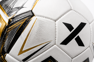Ballon de football personnalisé de collection |   Blanc Noir Or |   Logo X |   Fabricant OEM ODM |   Design haut de gamme |   Qualité supérieure - Product Image 4