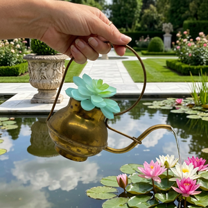 AK Laiton Décoratif Laiton Métal Doré Lota Design Arrosoir En Forme Pour Jardin Décoratif Fournitures D'eau - Product Image 3
