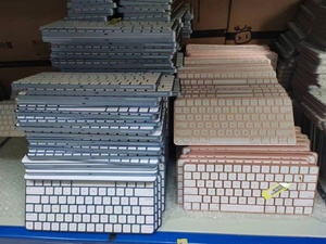 Teclado USB Tipo C de Tamaño Completo con Interruptores de Tijera Retroiluminados RGB Inalámbricos de 3.ª Generación, Usado y Original, A2450 para Laptop Macbook - Product Image 2