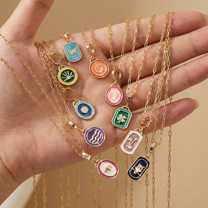 Nouveau collier à breloques colorées en vente chaude pour femmes, bijoux de mode, papillon, fleur, cœur, carré, pendentif de fleur, collier ras du cou - Product Image 2
