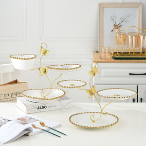 Soporte de cerámica para pastel de boda, soporte de pastel de 3 niveles con forma de corazón de estilo europeo para postres y magdalenas, con borde dorado - Product Image 4