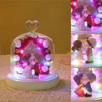 Kiss Doll Led en dôme de verre Led Light Décoration de mariage Kiss Doll Led Fête des mères Idées cadeaux pour la Saint-Valentin