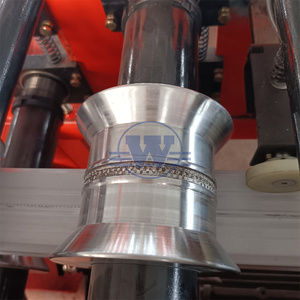 Machine de formage à froid pour gouttières carrées prélaquées, machine de formage de tuyaux d'évacuation d'eau, machine de formage à froid pour gouttières en aluminium - Product Image 5