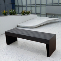 Bancs de patio lourds en tôle d'acier monocouche Construction en acier galvanisé Banc extérieur Sièges en bois WPC noir pour ville scolaire
