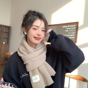 الأوشحة الكورية غير المحبوكة الراقية الأعلى مبيعًا بلون واحد للخريف والشتاء والرقبة الدافئة أزياء مخططة طباعة بالجملة - Product Image 2