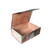 Boîte magnétique pliable haut de gamme avec impression artistique couleur intégrale et gaufrage, personnalisable avec votre marque, pour l'emballage de vêtements et de produits de beauté