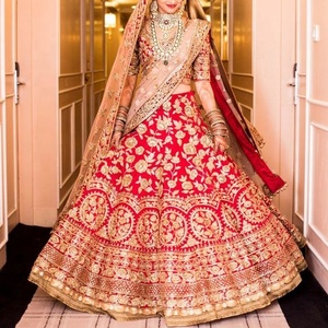 Robe de mariée avec des perles en verre de cristal orné de pierres, fonctionne pour mariage, élégante, 2021 - Product Image 1