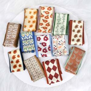 ผ้าพันคอไหมโพลีเอสเตอร์สีสดแบบแคบ ขนาด 6x88 ซม. สไตล์เกาหลี ขายส่ง สำหรับผู้หญิง ใช้เป็นที่คาดผม หรือหูหิ้วกระเป๋า รุ่น YKH0099 - Product Image 3