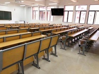 Siège de salle de conférence de l'université, table trapézoïdale de laboratoire informatique de l'université, chaise de bureau pliable pour étudiants de l'université pour la salle de classe