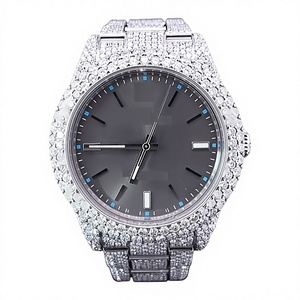 Montre pour homme de luxe de haute qualité, résistante à l'eau 10 bars, en acier inoxydable, avec cadran en verre, entièrement sertie de moissanite - Product Image 1