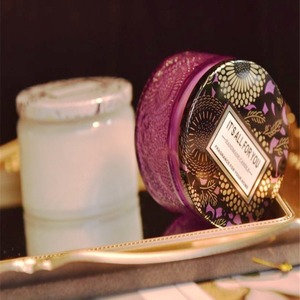 Bougie parfumée en verre gaufré, cylindrique, en cire de soja, faite à la main, parfumée, pour la maison, cadeau - Product Image 1