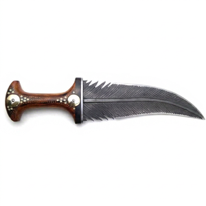 Outil utilitaire artisanal en acier Damas à motif plume, manche en bois dur incrusté de laiton - Product Image 1