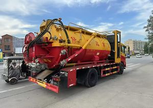 Camión de succión especializado en saneamiento urbano con autosucción y autodescarga, la tecnología de succión superior de China - Product Image 4