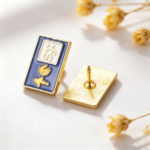Pin de solapa religioso católico de esmalte con cruz puntiaguda, rojo y dorado, accesorio de ropa, al por mayor - Product Image 5