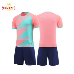 Kit da Allenamento Calcio Personalizzato all'Ingrosso per Adulti, Rosso Blu Nero Viola, con Uniforme Sublimata - Product Image 4