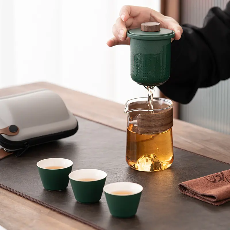 Ensemble de tasses à thé de voyage portable japonais avec sac de voyage Tasse à thé Kung Fu en céramique Infuseur de théière Cadeau de service pour pique-nique en plein air
