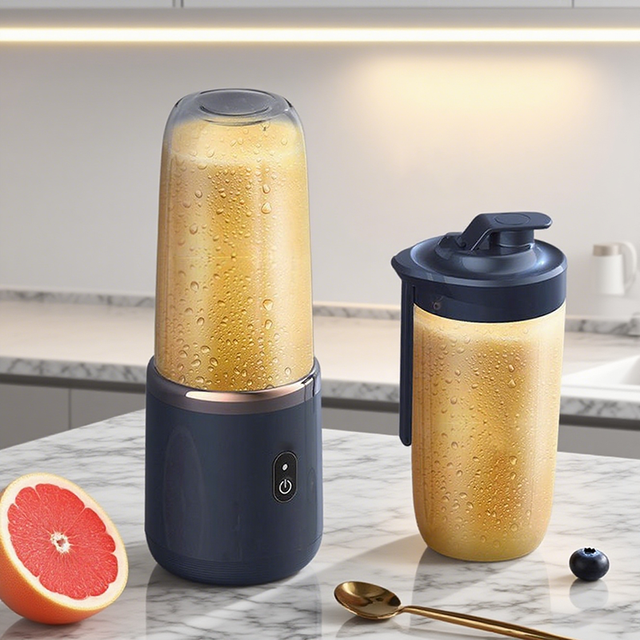 High Quality Portable 400ml Electric Mini Juicer USB Rechargeable Travel Blender with PC Blades Popular Fruit Juicer Bottles