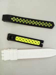 28 ans Fabricant 20mm Bracelet <span class=keywords><strong>de</strong></span> montre universel en silicone liquide double couleur, bracelet <span class=keywords><strong>de</strong></span> montre en caoutchouc <span class=keywords><strong>de</strong></span> silicone - Product Image 6