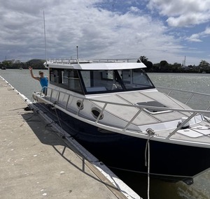 Yate Deportivo de Lujo de Aluminio de 9m (30 pies) con Certificación CE, Totalmente Soldado, con Motor Fuera de Borda y Baño - Product Image 2