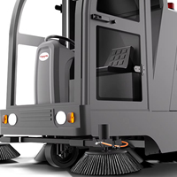 Nettoyeur de sols industriel autoporté V11 à prix abordable pour entrepôt avec de grands réservoirs de nettoyage de 120 L et de 130 L pour eaux usées