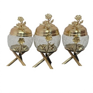 Pot de conservation en verre vintage avec couvercle en métal, design floral artisanal, récipient de cuisine hermétique pour épices et cadeaux - Product Image 1
