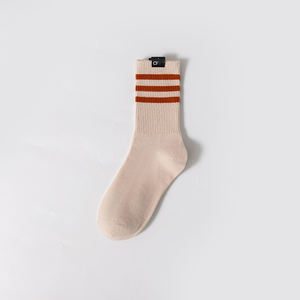 Chaussettes <span class=keywords><strong>Bape</strong></span> avec logo brodé de créateur Chaussettes de sport 100% coton personnalisées pour hommes Service OEM à la mode Impression numérique - Product Image 4