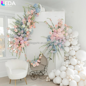 LEDA Eventos y Decoración: Mural Cuadrado Moderno Clásico Personalizado de Acrílico Blanco para Flores Colgantes - Product Image 3
