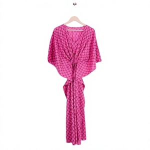 Robe midi moulante respirante à manches courtes et col en V en coton écologique imprimé floral bohème, faite à la main pour femme - Product Image 1