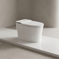 WC monobloc intelligent en céramique avec capteur de pied pour chasse d'eau automatique, ouverture du couvercle électrique, télécommande, excellente qualité pour hôtel