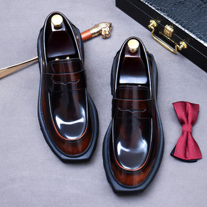 Nouvelles chaussures en cuir à talons hauts pour hommes, parfaites pour les trajets quotidiens, au style anglais. - Product Image 1