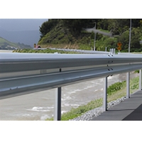 Valla de metal galvanizada en caliente de Asia Central W-Beam Barandilla de seguridad vial Proveedores de China