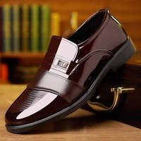 Chaussures habillées Oxford formelles pour hommes, en PU brillant, style décontracté et professionnel, confortables, antidérapantes, pour l'hiver et les mariages