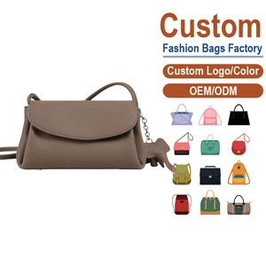 Bolso bandolera de piel dividida con cadenas y diseño de textura de lichi, con dije de elefante |   Listo para el Invierno, Artesanía Premium, Gran Capacidad - Product Image 1