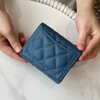 Dompet Kulit Asli Trendi Baru untuk Wanita dengan Jahitan Rapi dan Tempat Kartu Rantai Emas yang Dapat Dilepas untuk Wanita Elegan