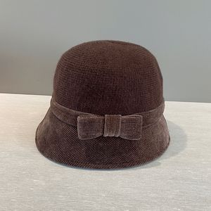 Vente en gros de chapeaux élégants Fedora avec nœud pour femme Chapeaux en polyester Bonnets seau d'hiver vintage élégants - Product Image 5