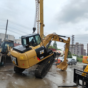 Excavadora CAT312D de buena calidad, pocas horas de trabajo, 12 toneladas, con cazo de excavación de 0.6m³ de capacidad. Excavadora de cadenas CAT312D usada. - Product Image 5