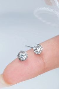 Pendientes de Oro Puro de 18k con Diamante Solitario y Halo de 0.20ct y 0.40ct de Xinfly Center Stone - Product Image 2